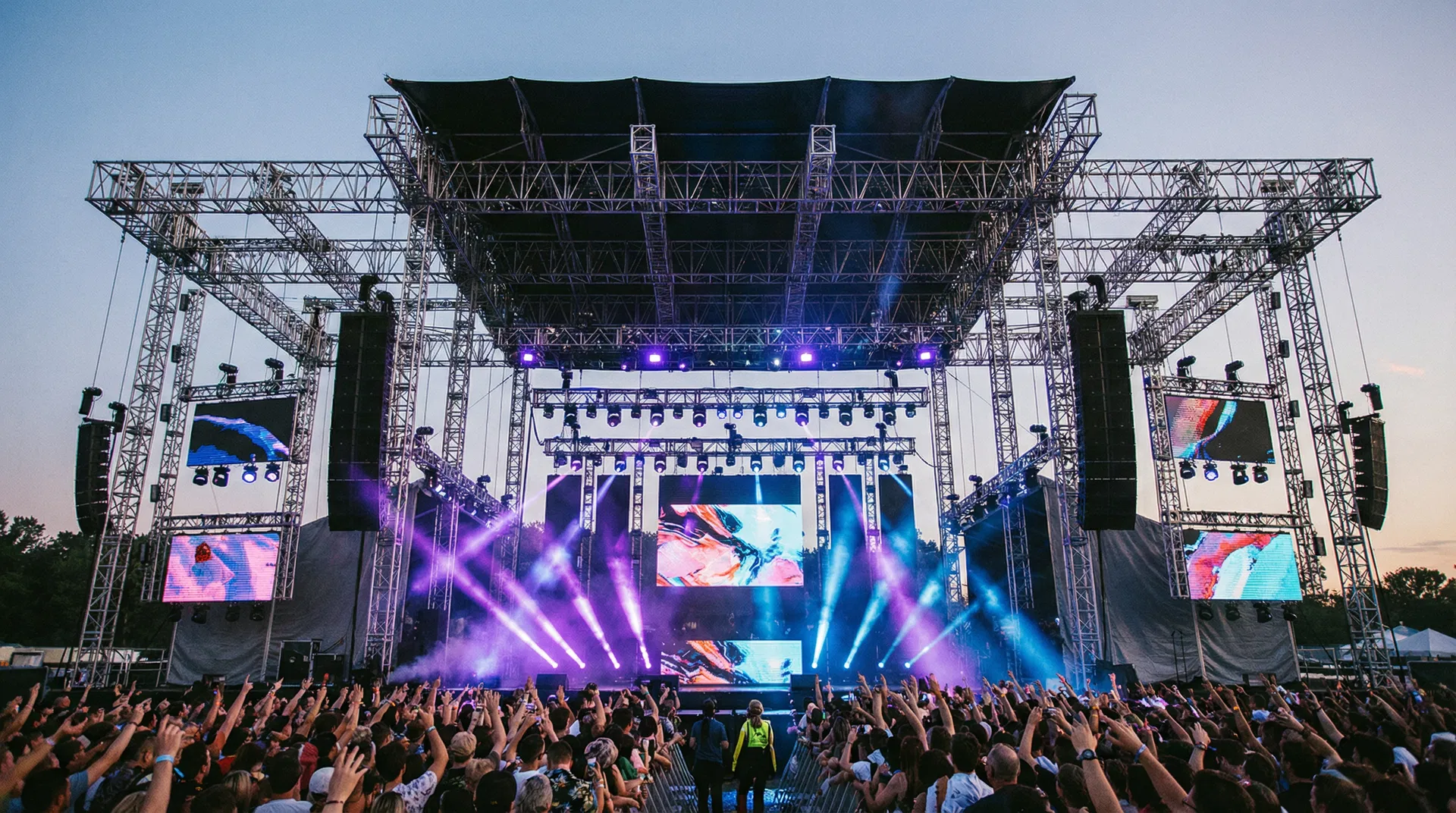 Ponteggi per eventi e spettacoli: palchi, tribune e strutture temporanee