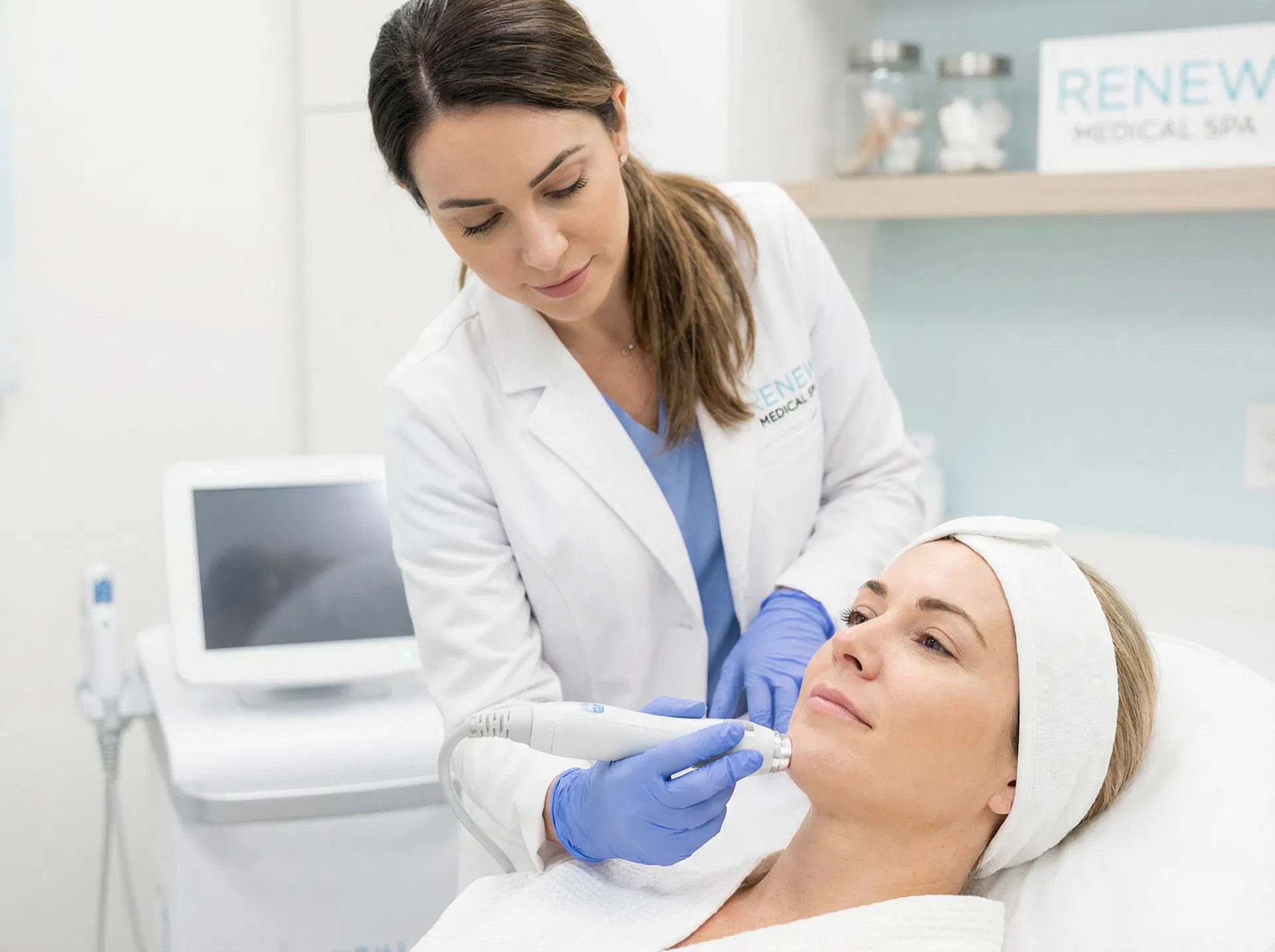 CoolMini kryolipolyse-behandling under haken – ikke-kirurgisk fettreduksjon