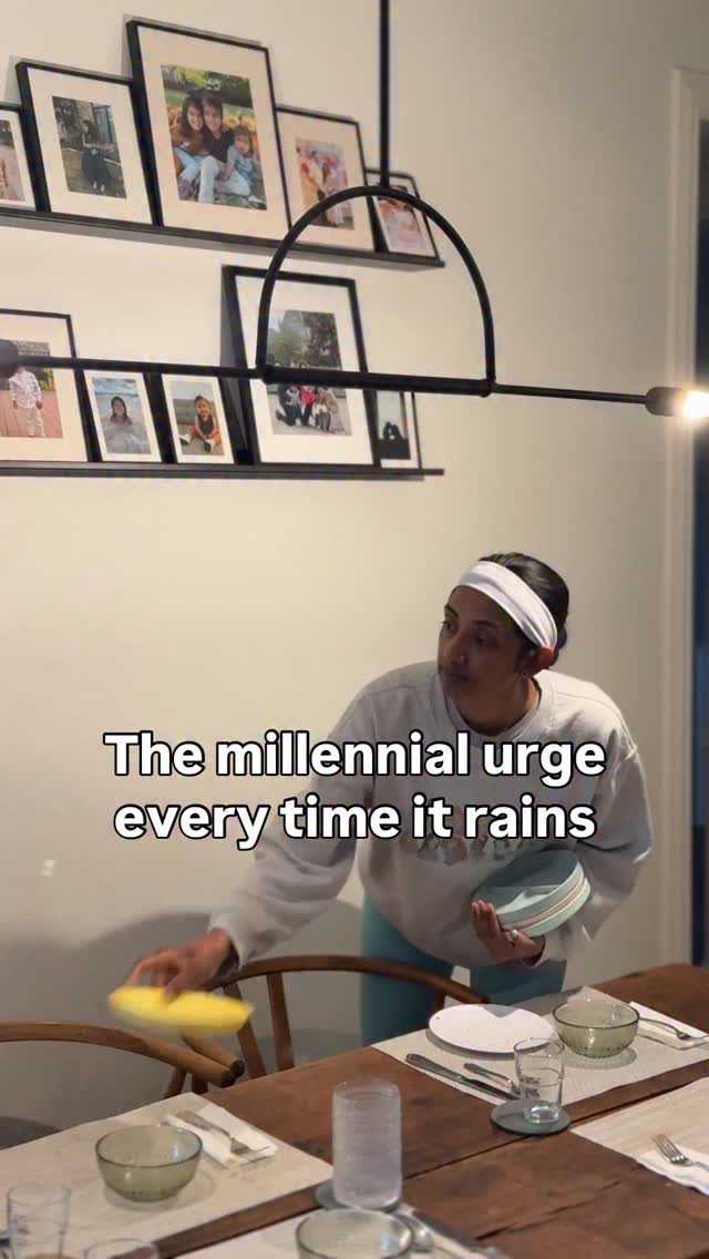 And then she resumed making breakfast for her four kids. 😊 #comeclean #hillaryduffforever #millenia