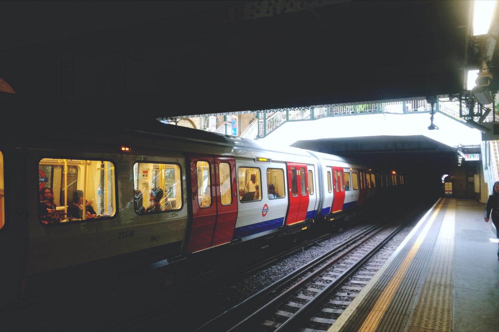 London, England Tube Etiquette and What Not to Do