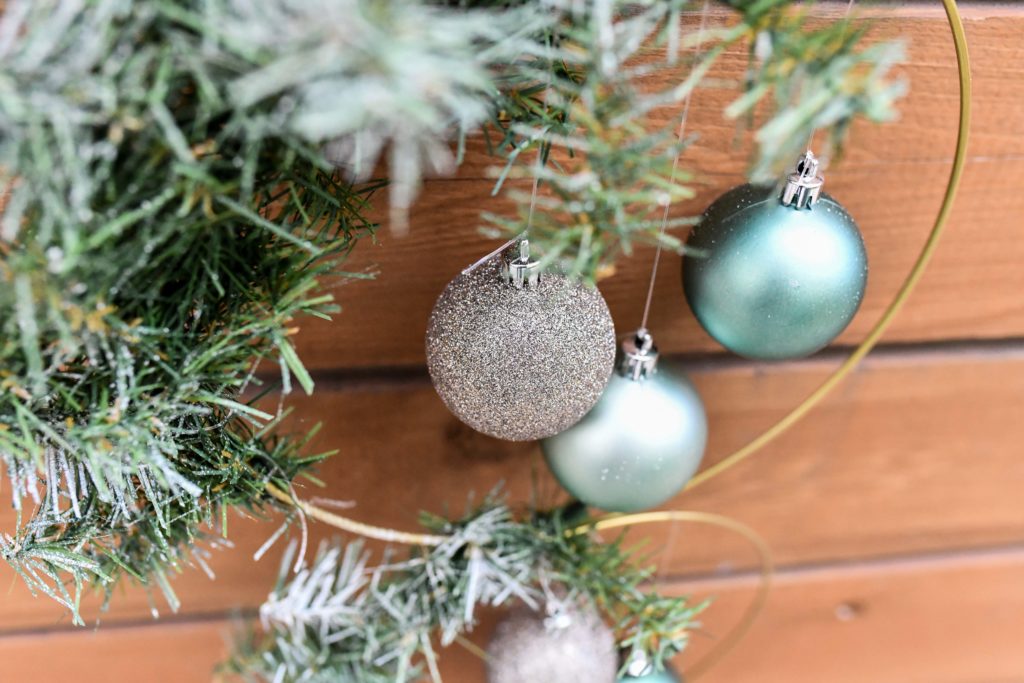 Holiday Wreath DIY