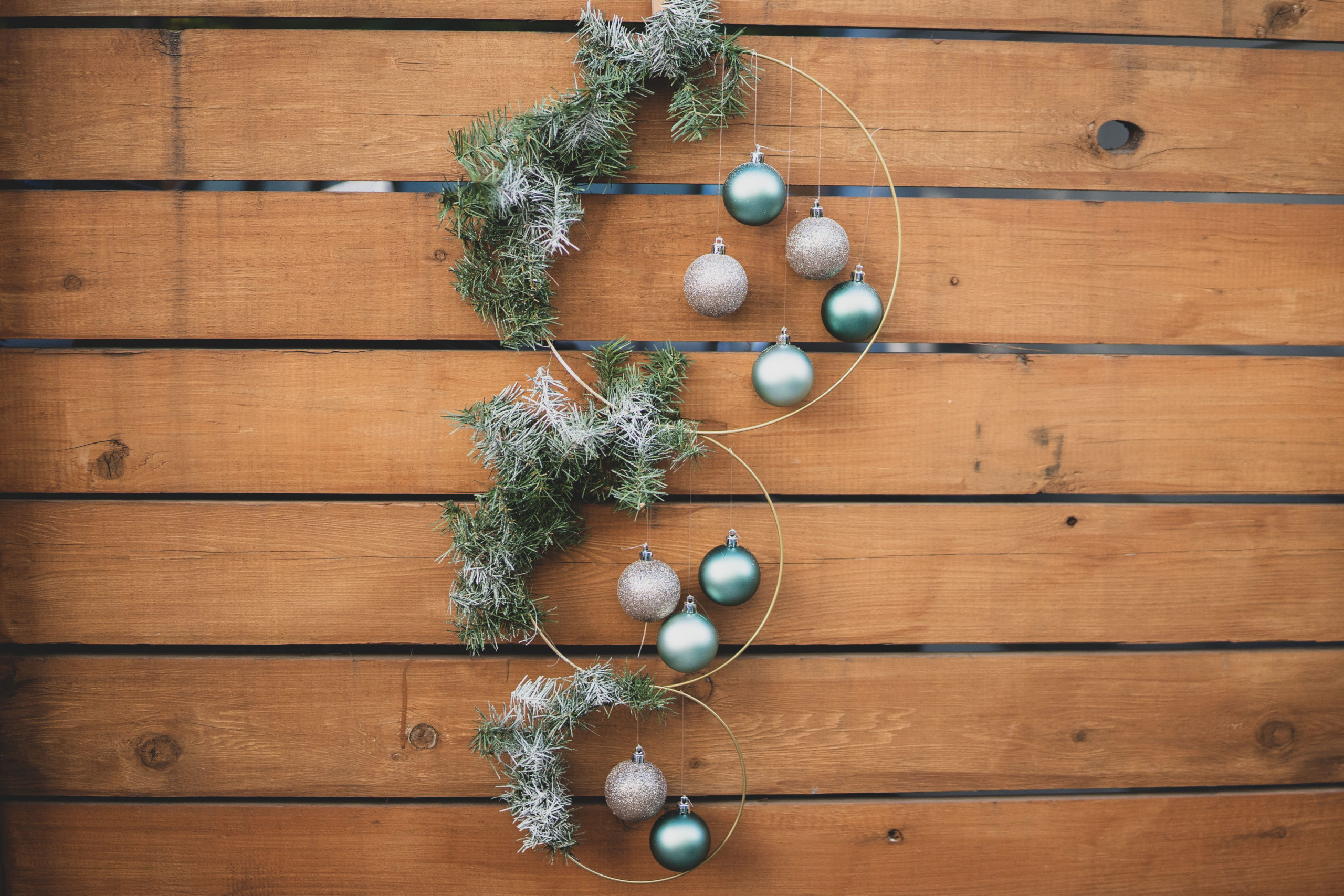 Modern Holiday Wreath DIY Tutorial
