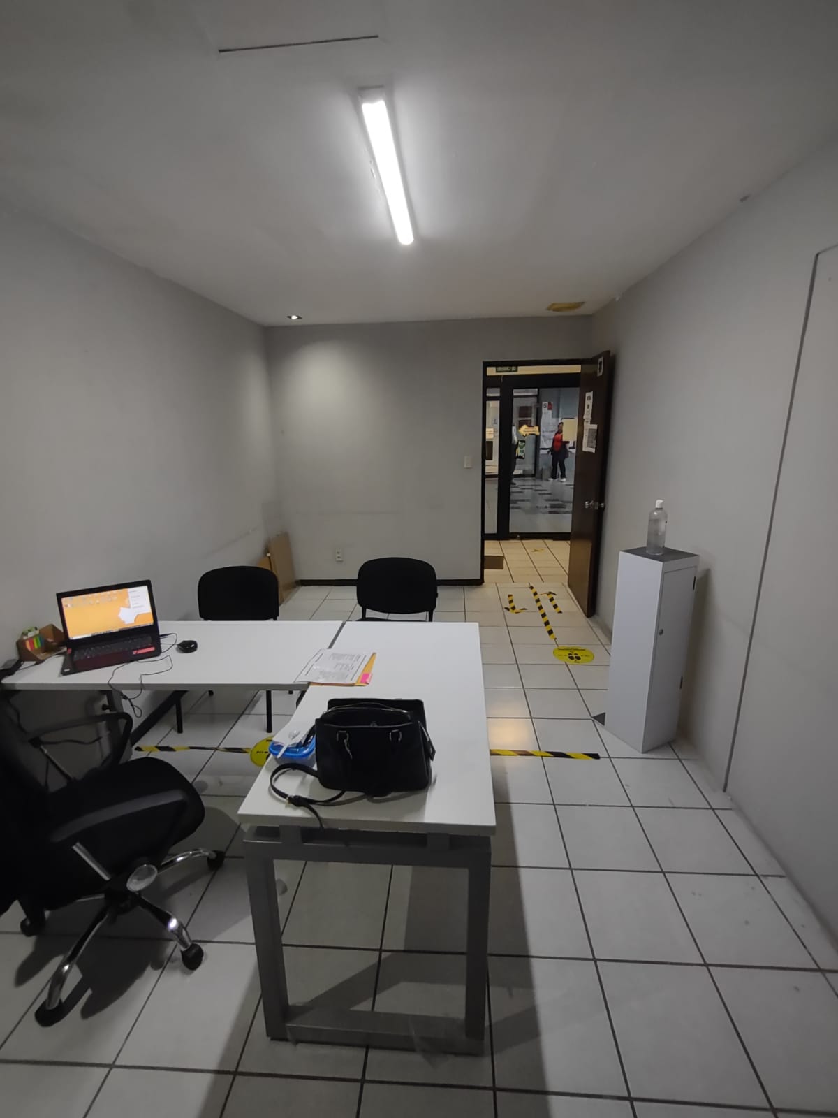 Oficinas en edificio corporativo en el Centro de Colima cerca de Walmart y bancos