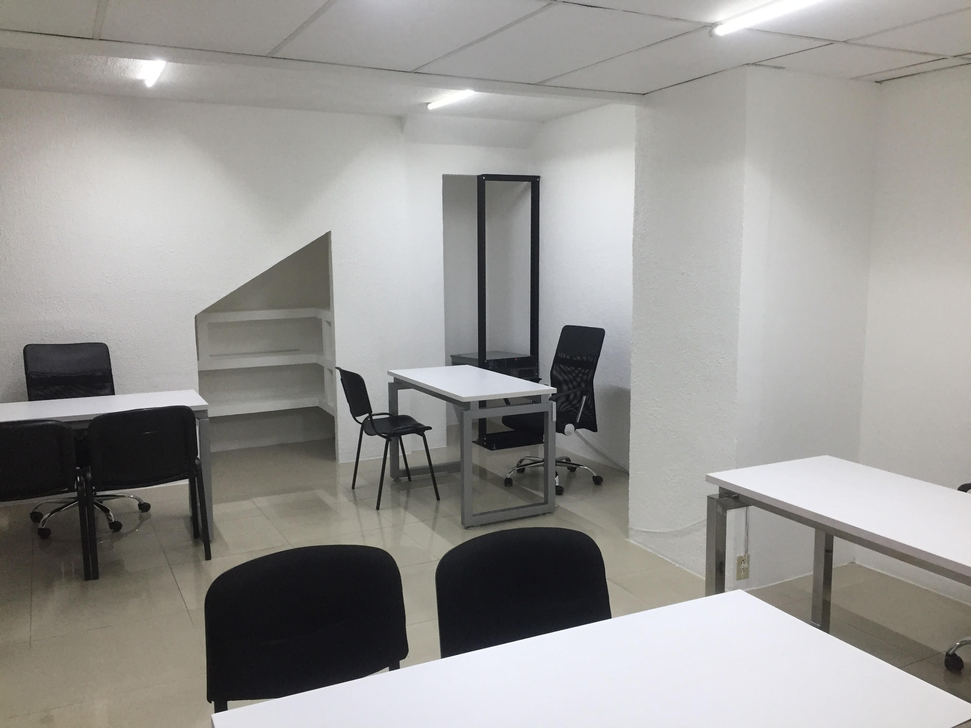 OFICINA AMPLIA EN ZONA EJECUTIVA MINERVA LISTA CON TODOS LOS SERVICIOS 