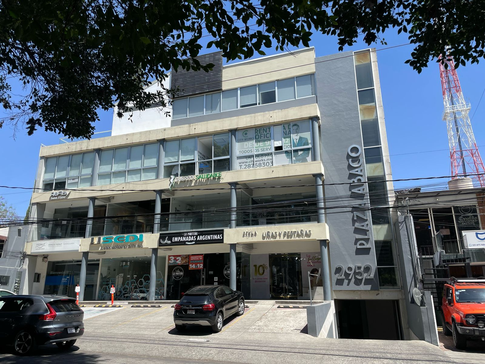 Oficinas privadas y amuebladas con todos los servicios