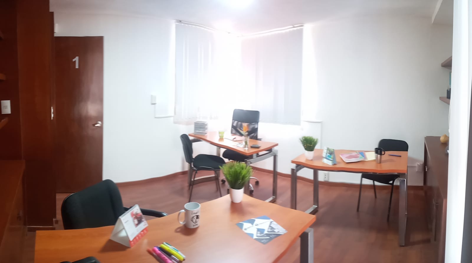 OFICINA #1 EN SAN JAVIER, para 3 personas, con todo incluido, amueblado, cerca de plaza Terranova.