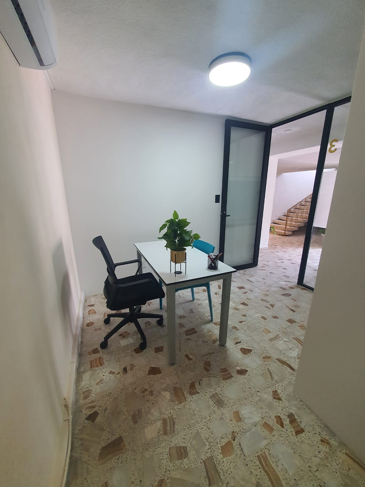 Oficinas ejecutivas en renta en una de las zonas más estratégicas de Mérida * OFICINA 04