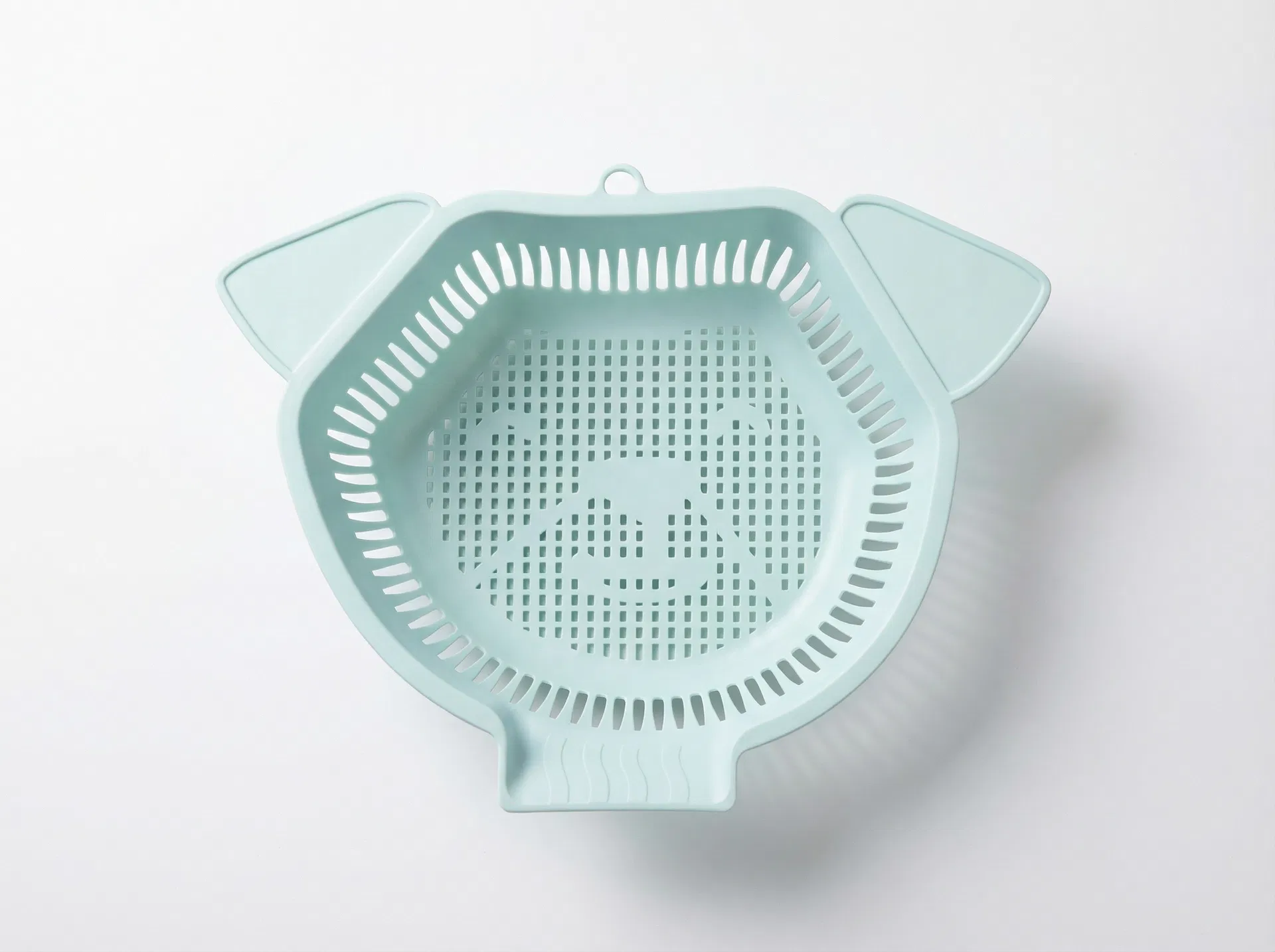 Dog-face shaped strainer