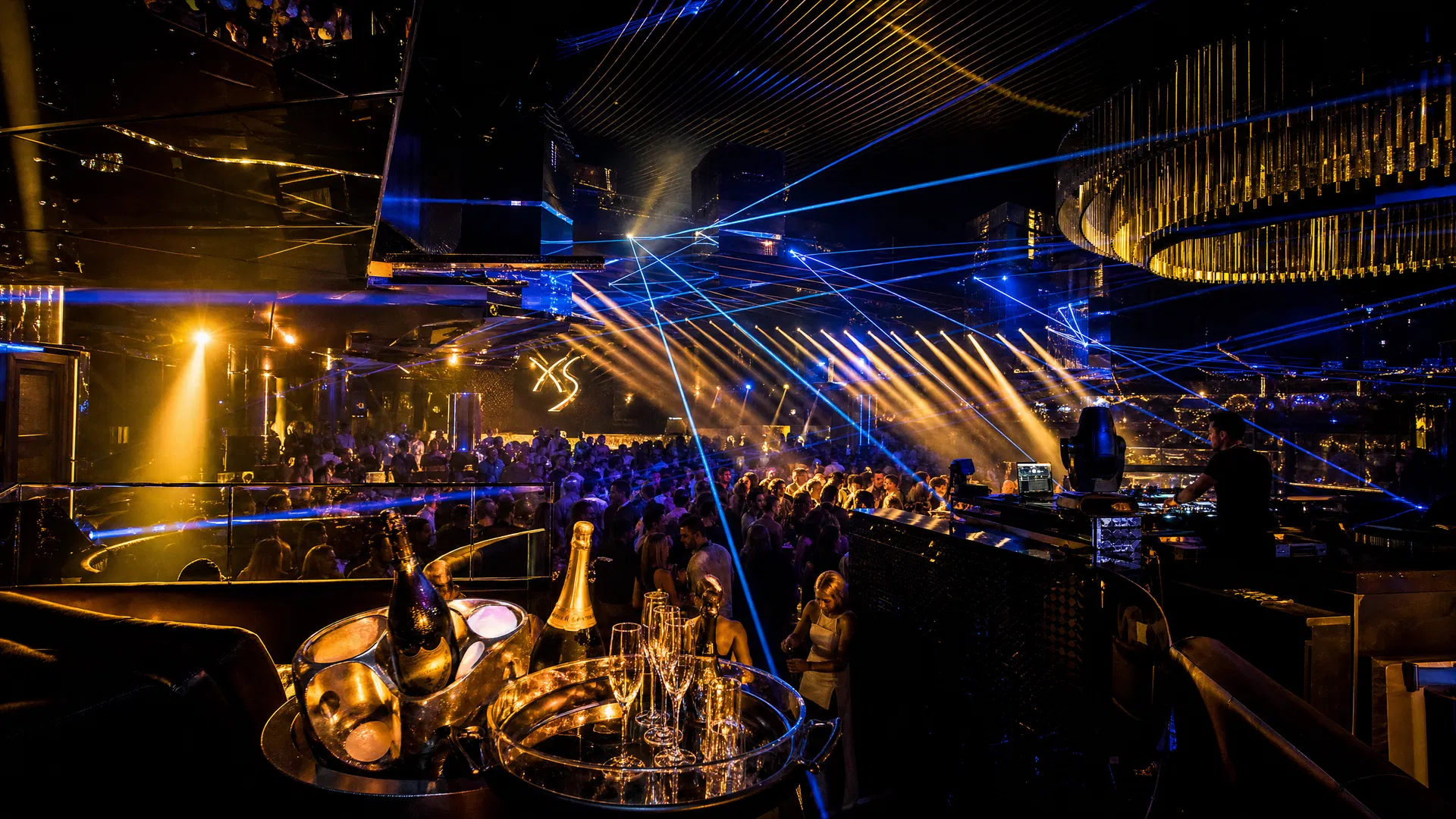 Nightlife & Clubs