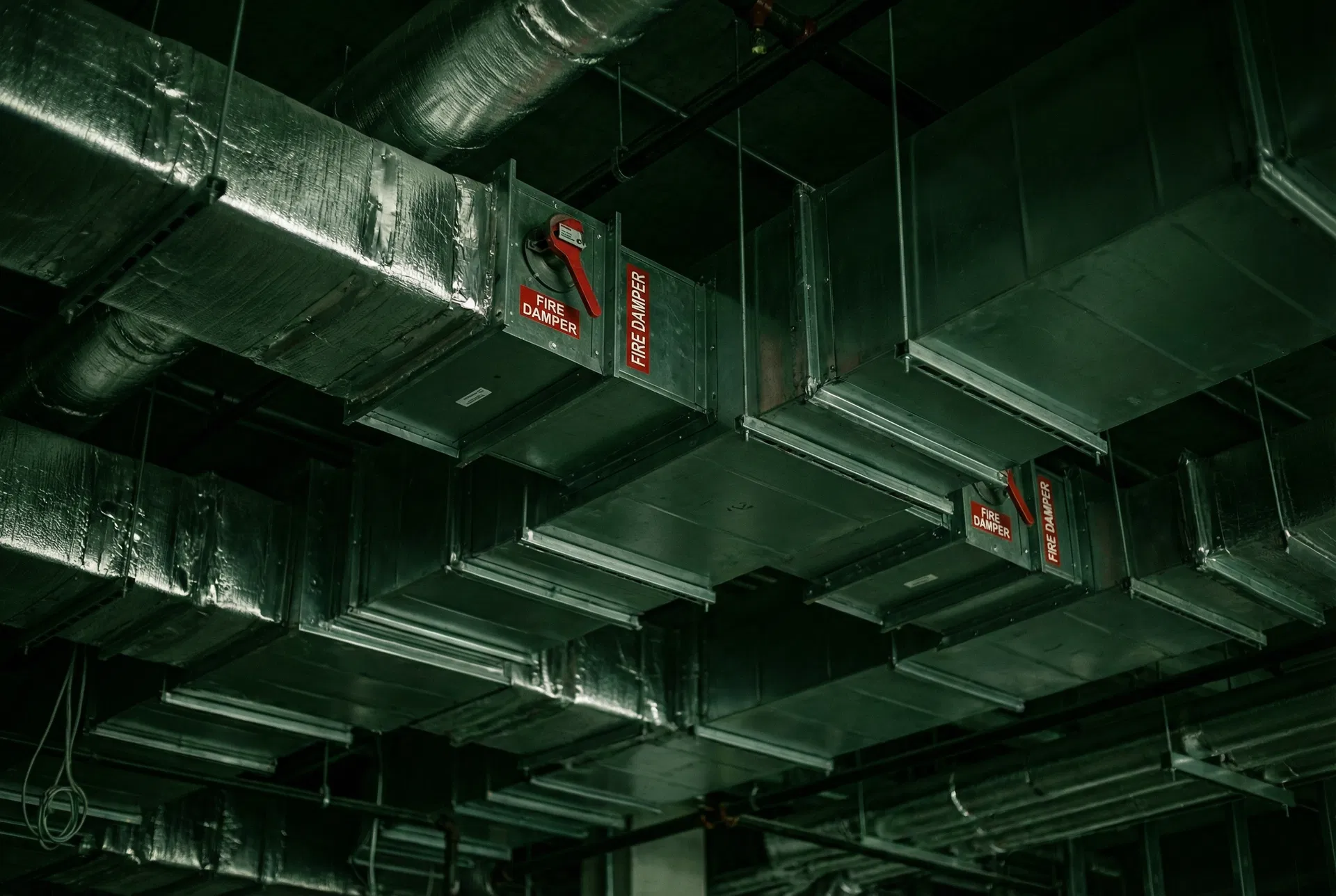 The Hidden Breath Within Walls: 5 Engineering Truths About Ventilation Ducts