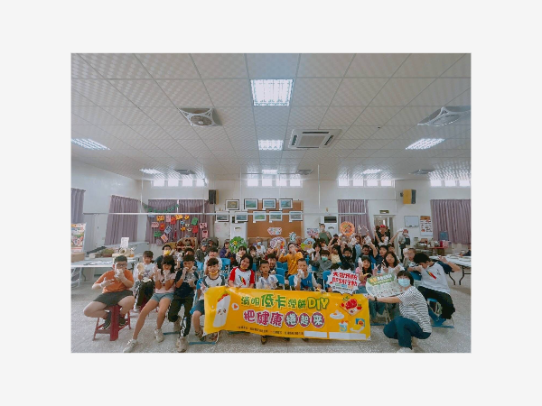 衛生局推動代間共融與健康飲食「青銀共味・五蔬果健康潤餅」