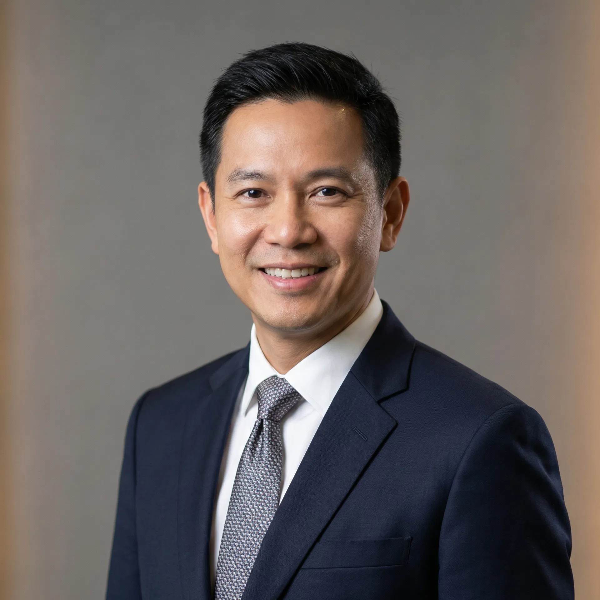 นาย สมิทร ปริยาวัฒน์