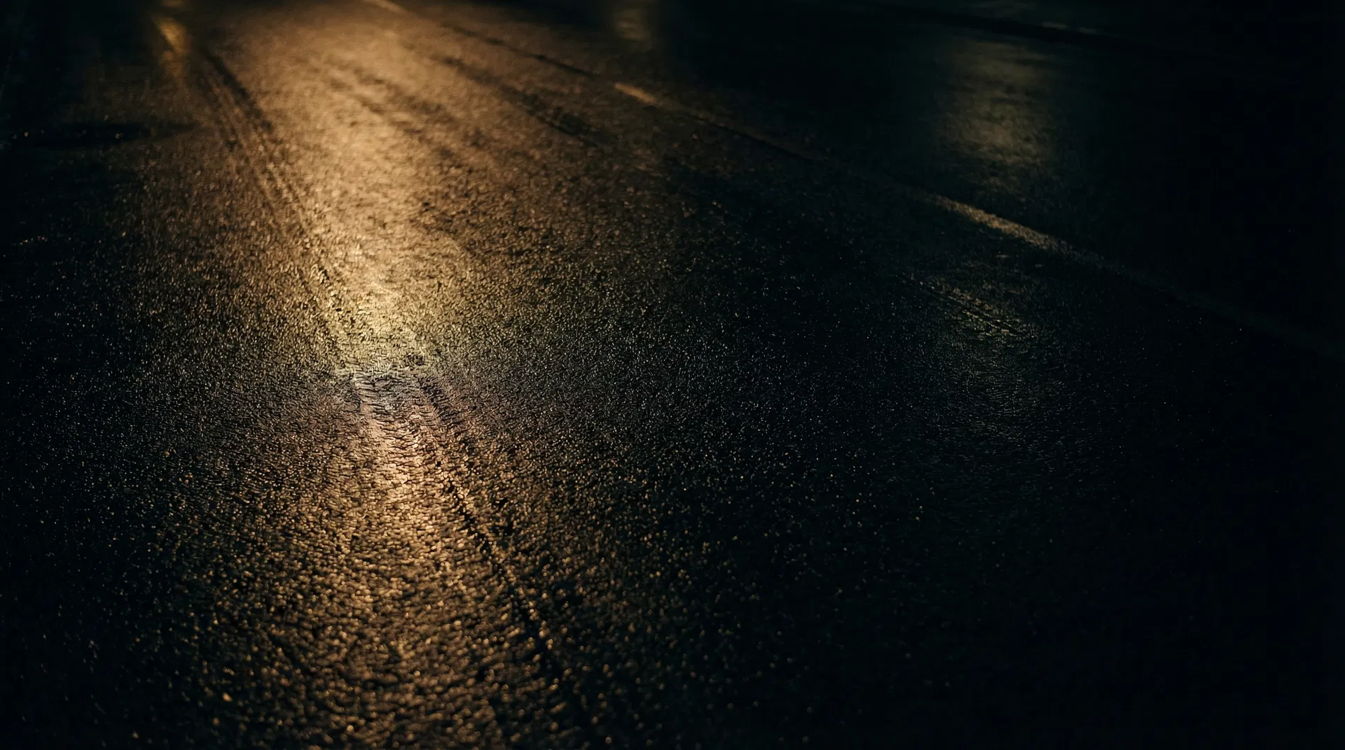 Dark night sky background for RoadSure Mobile Tyre Fitting