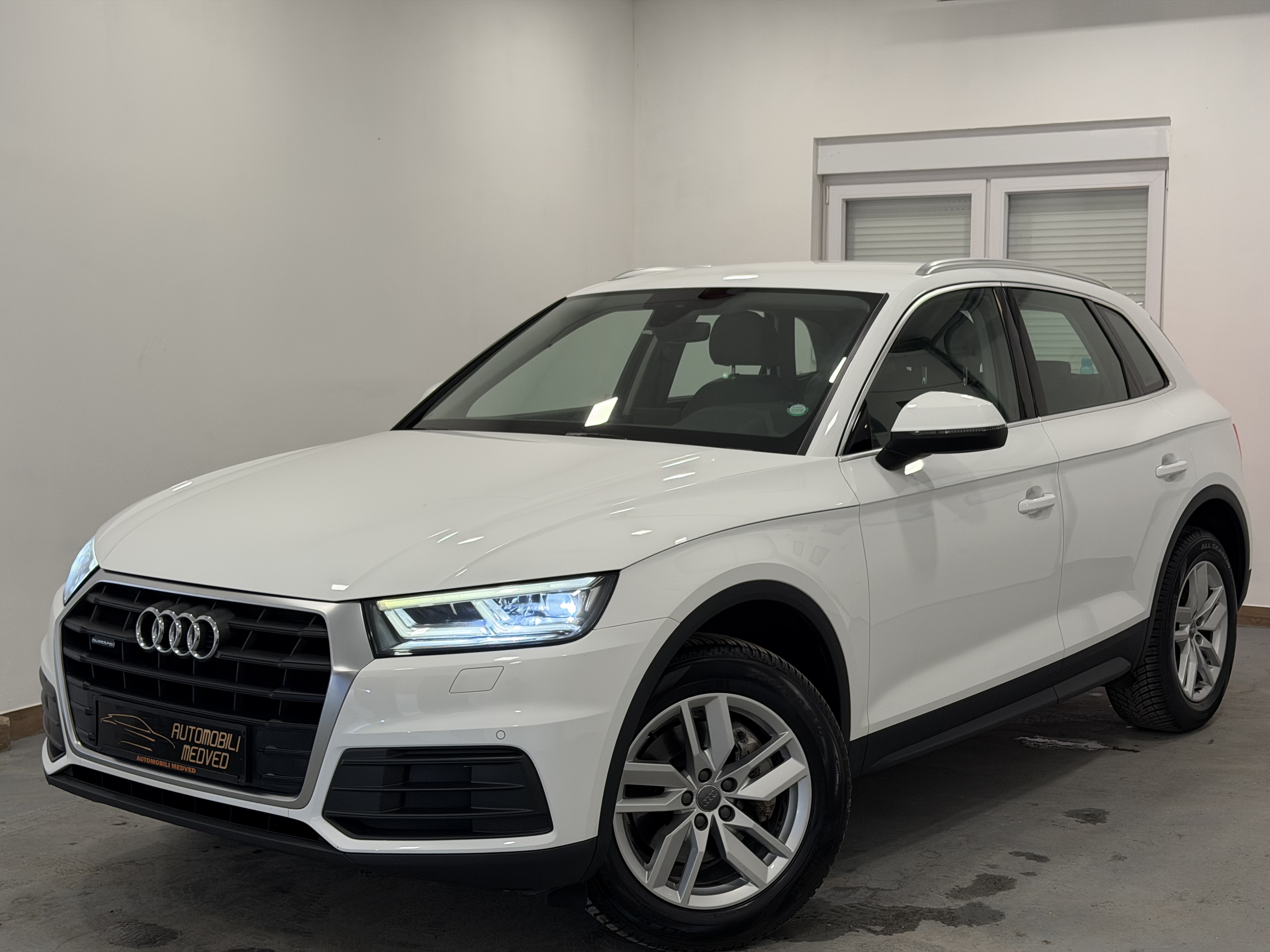 AUDI Q5 QUATTRO S-TRONIC, LED,NAVI,AMBI, JAMSTVO 24 MJ!