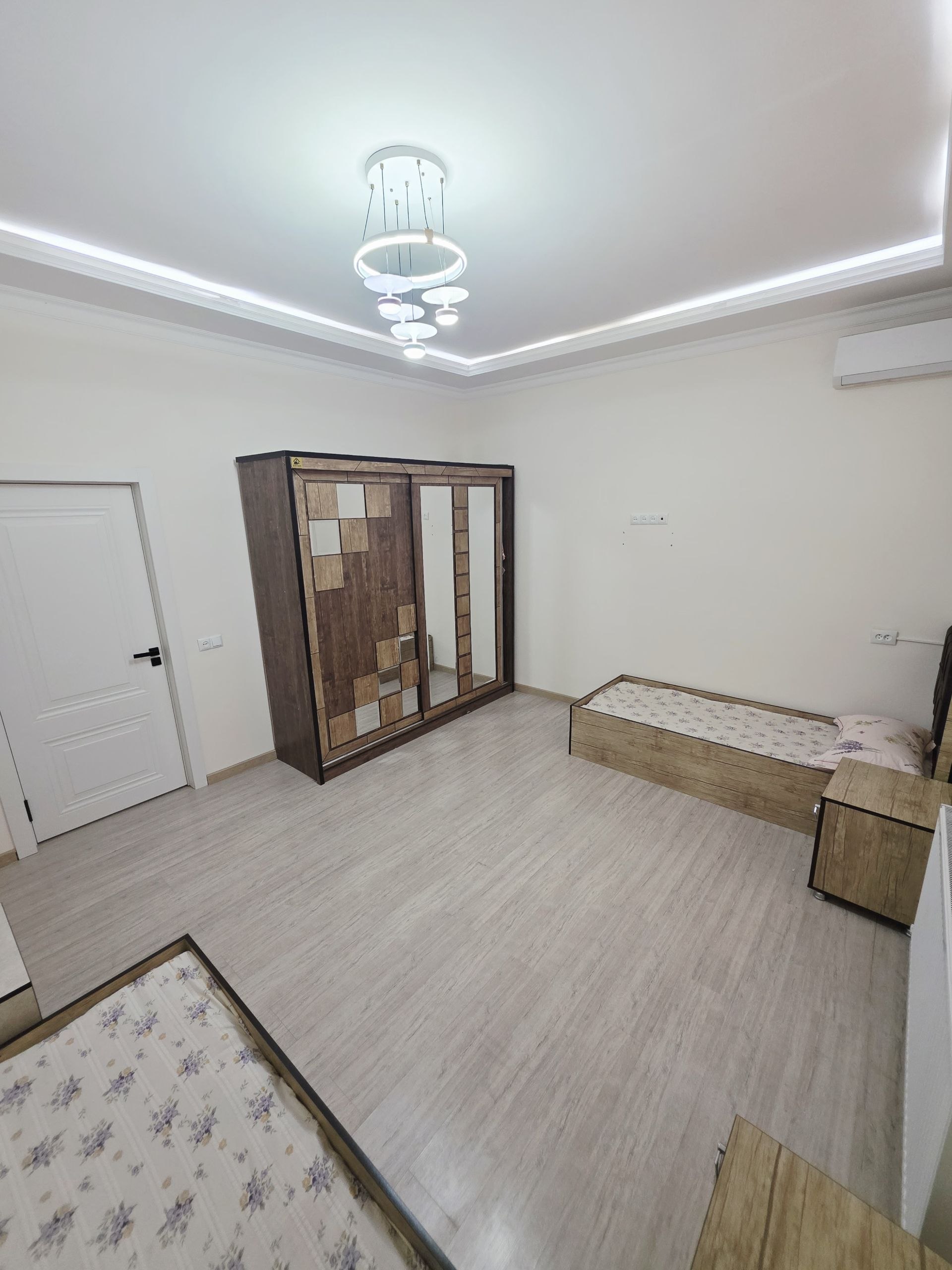 🏠 Туркистон кўчасида квартира СОТИЛАДИ 4