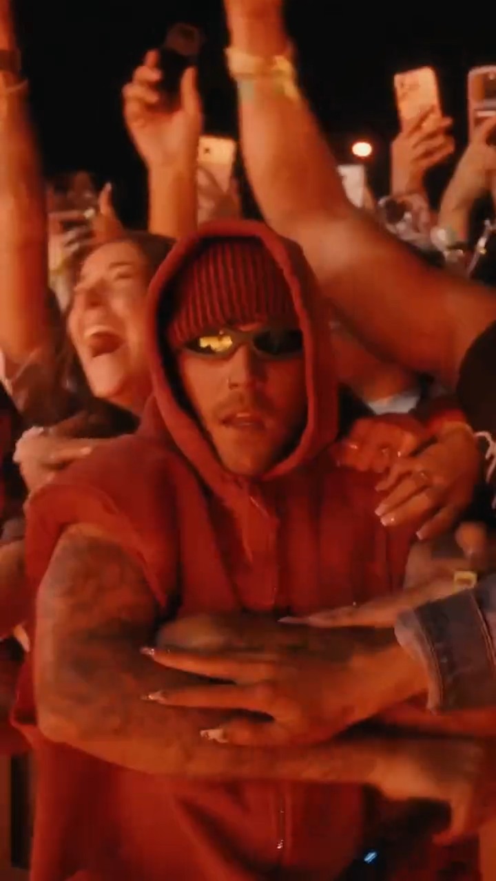 Justin Bieber dark red hoodie — hooded, dropped shoulders, sleeveless