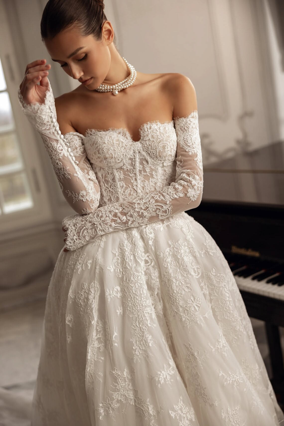 Luxury Ivory White Wedding Dress — Off-the-shoulder Sweetheart