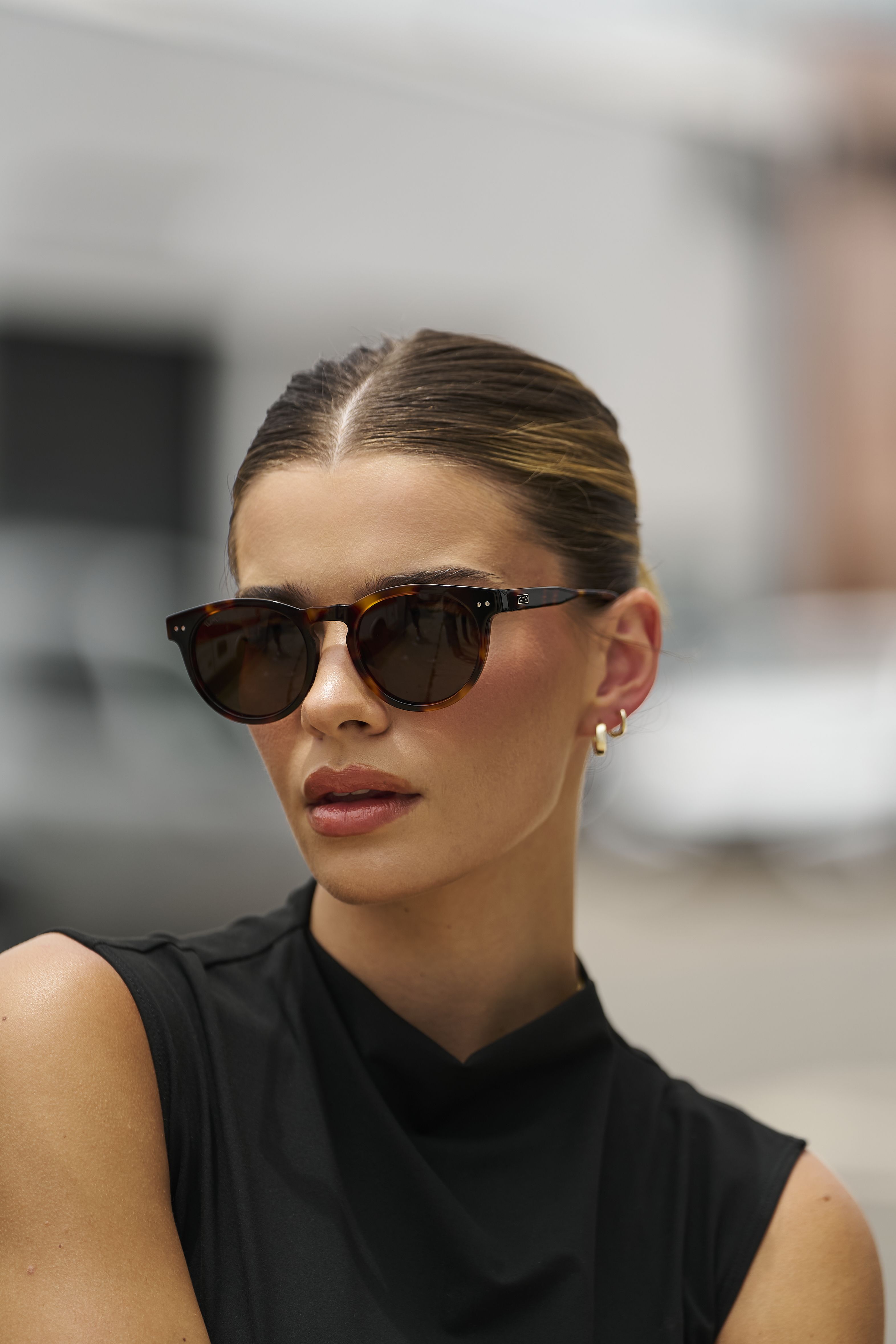 Chic Women’s Round Sunglasses