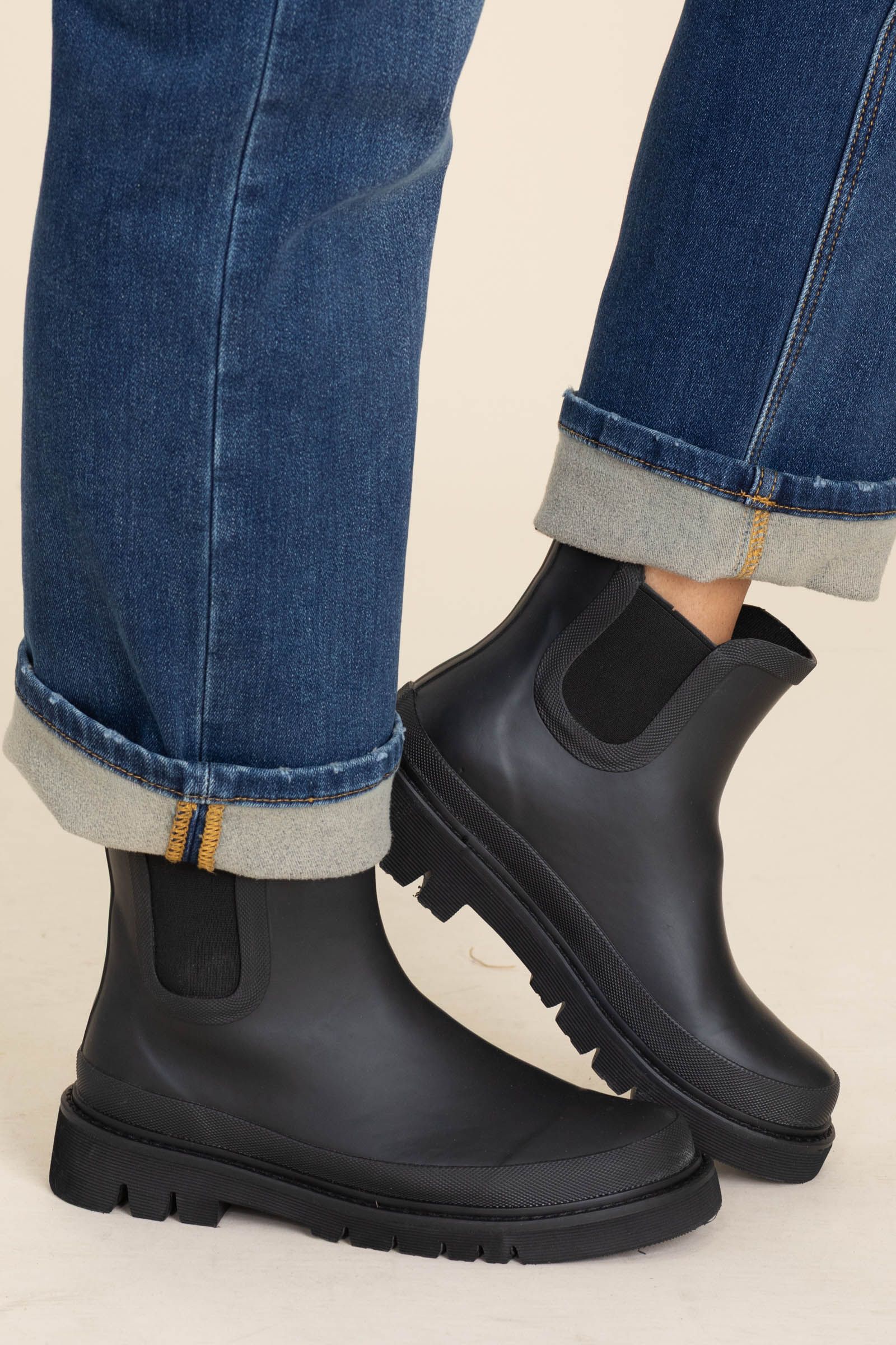 casual matte black ankle boots — elastic side panels, chunky lug sole, round toe, Chelsea boot style