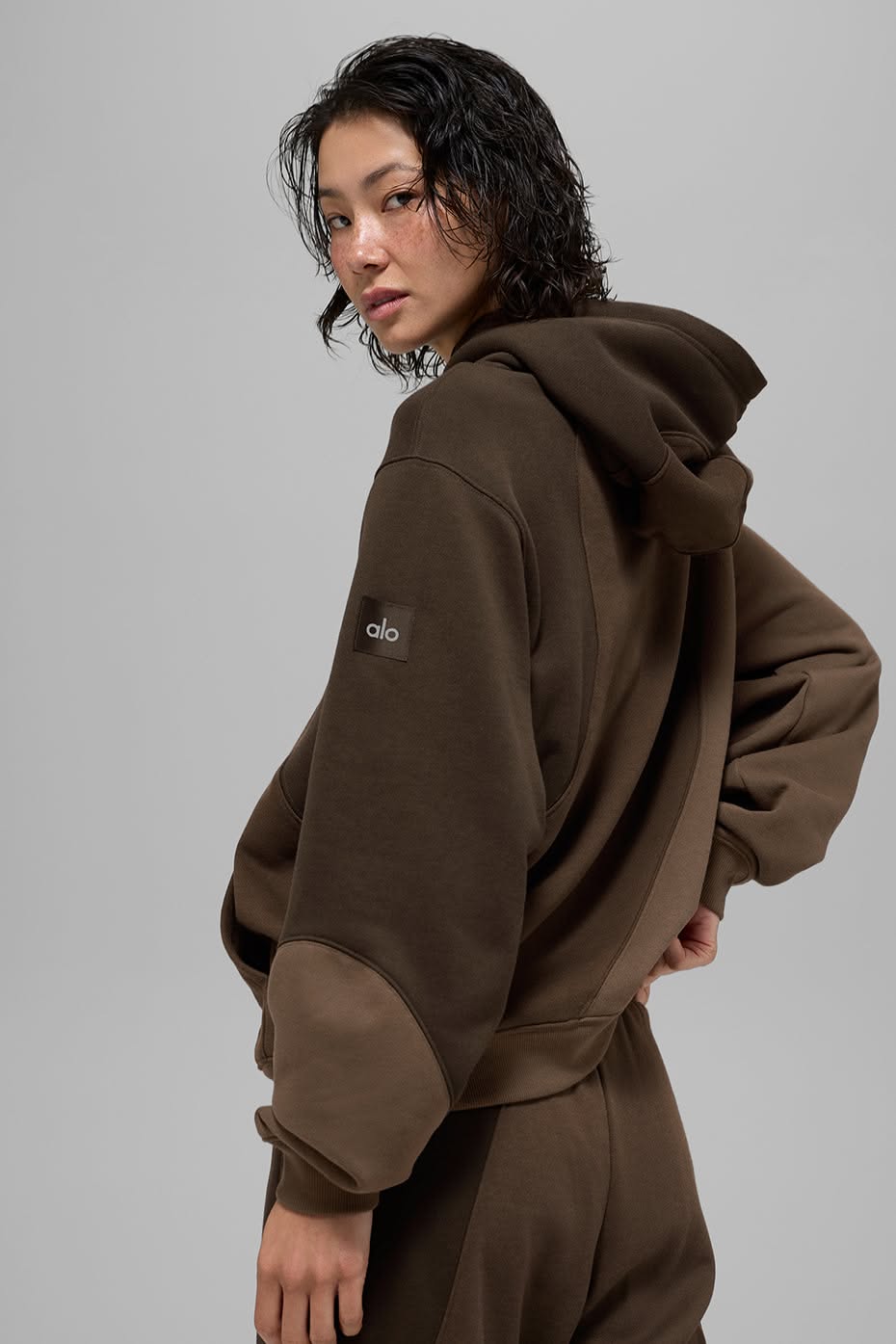Alo Yoga Espresso Brown Hoodie — Drawstring Hood, Ribbed Hem