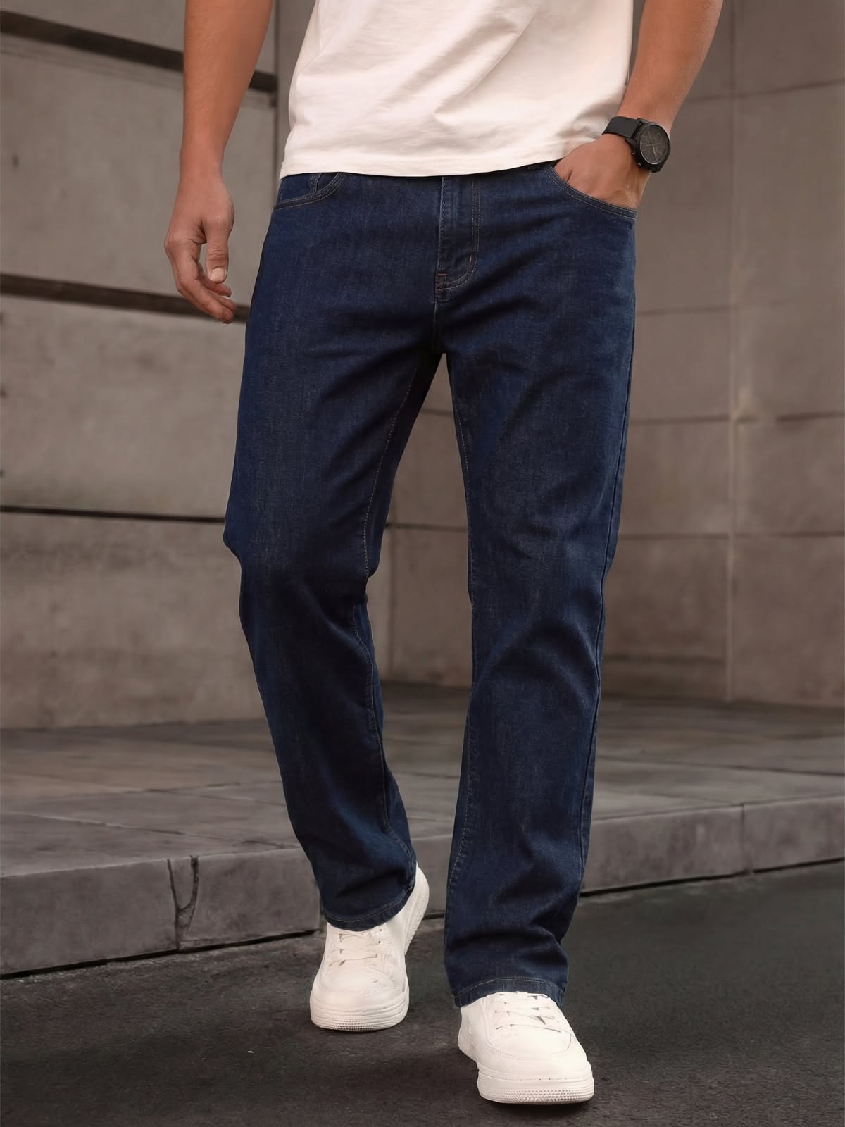 Casual Dark Blue Wash Jeans — Classic Five-pocket Style, Contrast