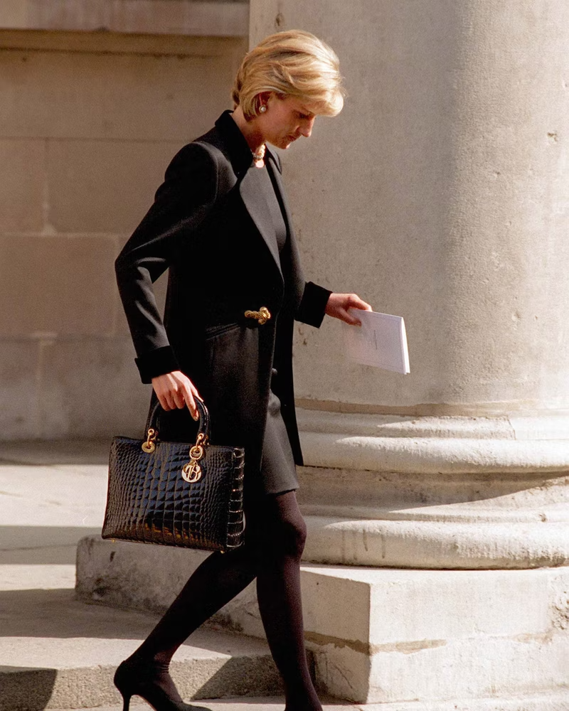 Princess Diana Black Patent Crocodile Handbag — Structured Boxy