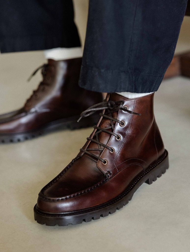 Smart Casual Dark Brown Pull-up Leather Boots — Moc Toe, Lace-up