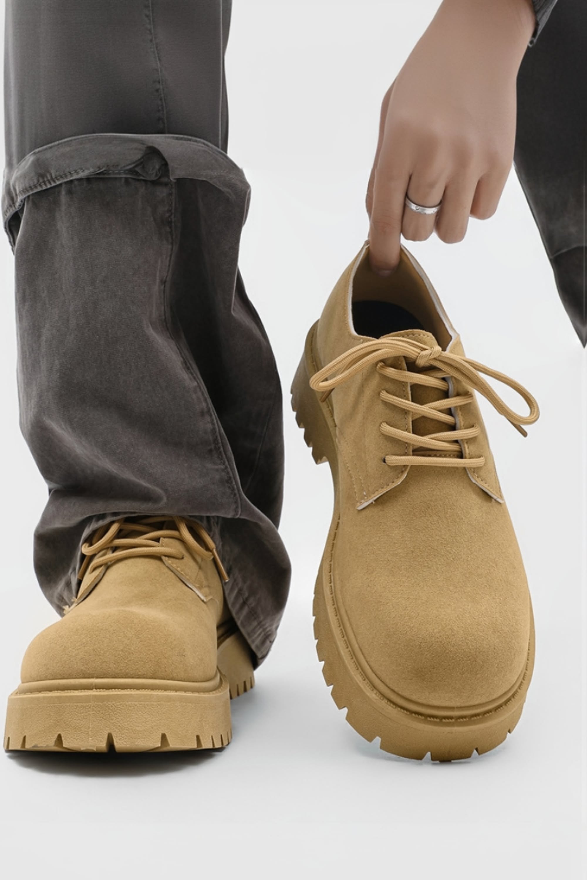 casual camel tan derby shoes — chunky lug sole, lace-up closure, round toe, low-top