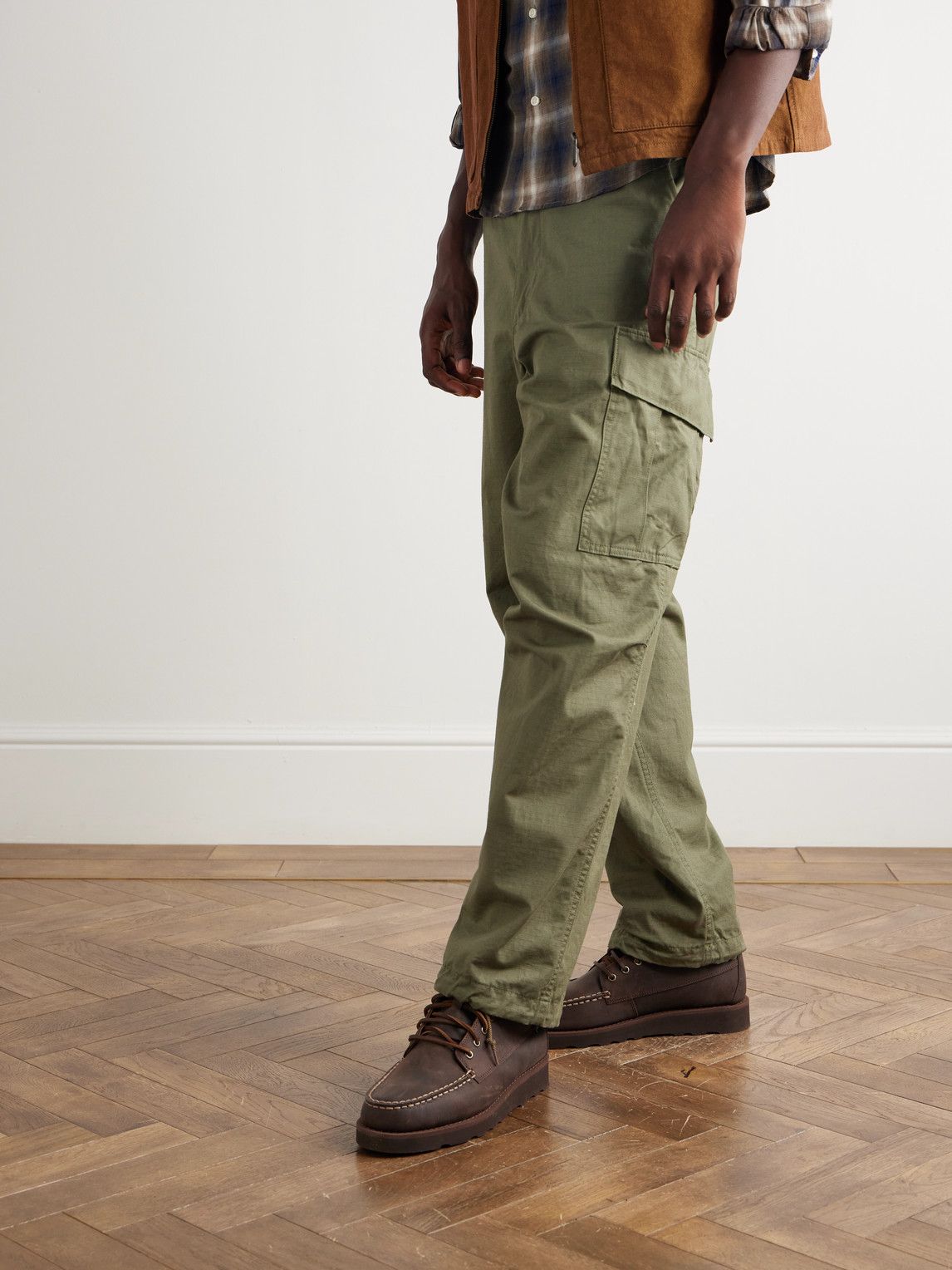 casual olive green cargo pants — large side cargo pockets, button closure, belt loops