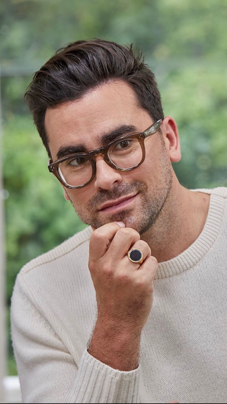 Dan Levy (2) Home / Twitter