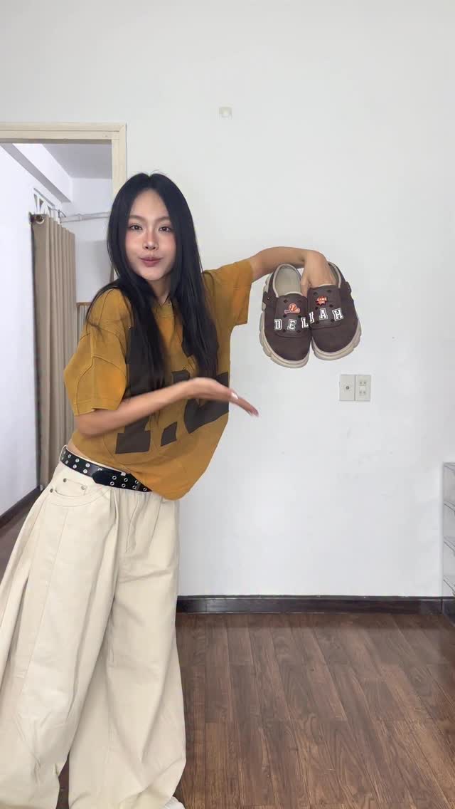 The Wolf Brown Clogs with Deliah Charms