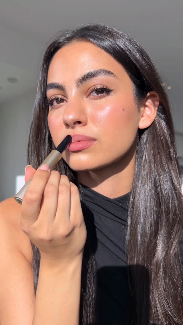 Hourglass Cosmetics Phantom Blur Balm
