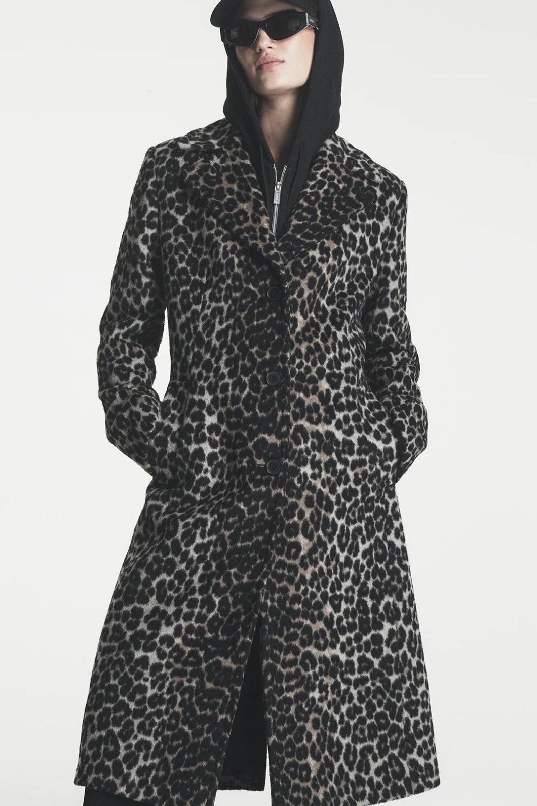 SINGLE BREASTED COAT