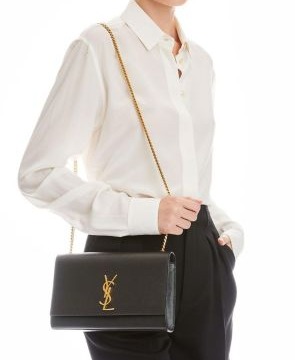 Kate Medium in Grain de Poudre Embossed Leather