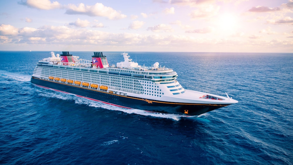 Disney Dream and Fantasy: The Complete Guide to DCL's Dream-Class Ships