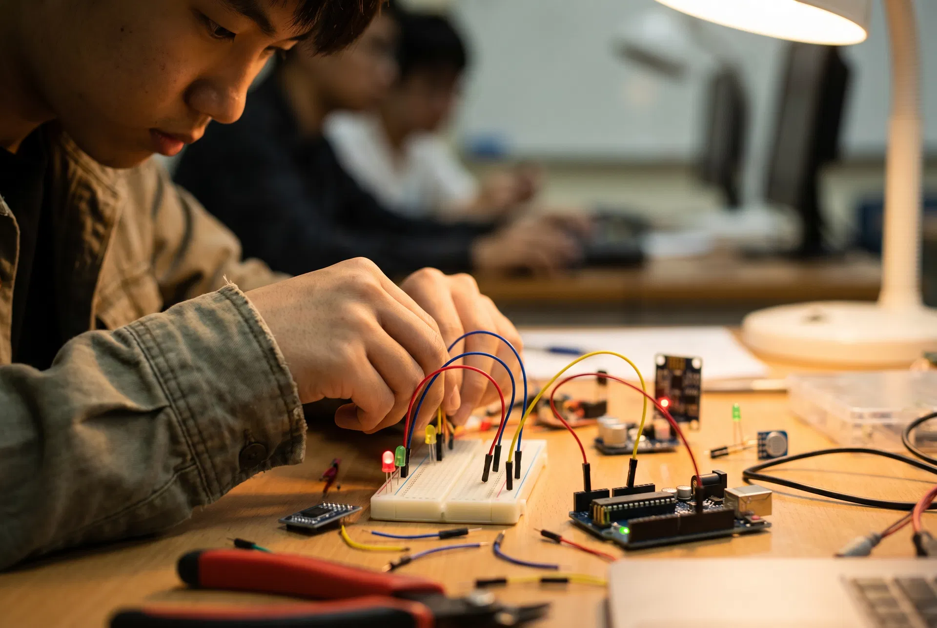 編程課程 企業 Team Building 活動|mBot 課程 體驗|FlintHub Academy 香港