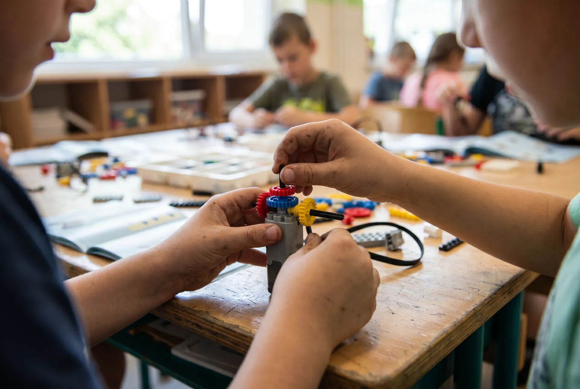 stem education hong kong one-on-one teaching with coding for kids hong kong in Hong Kong