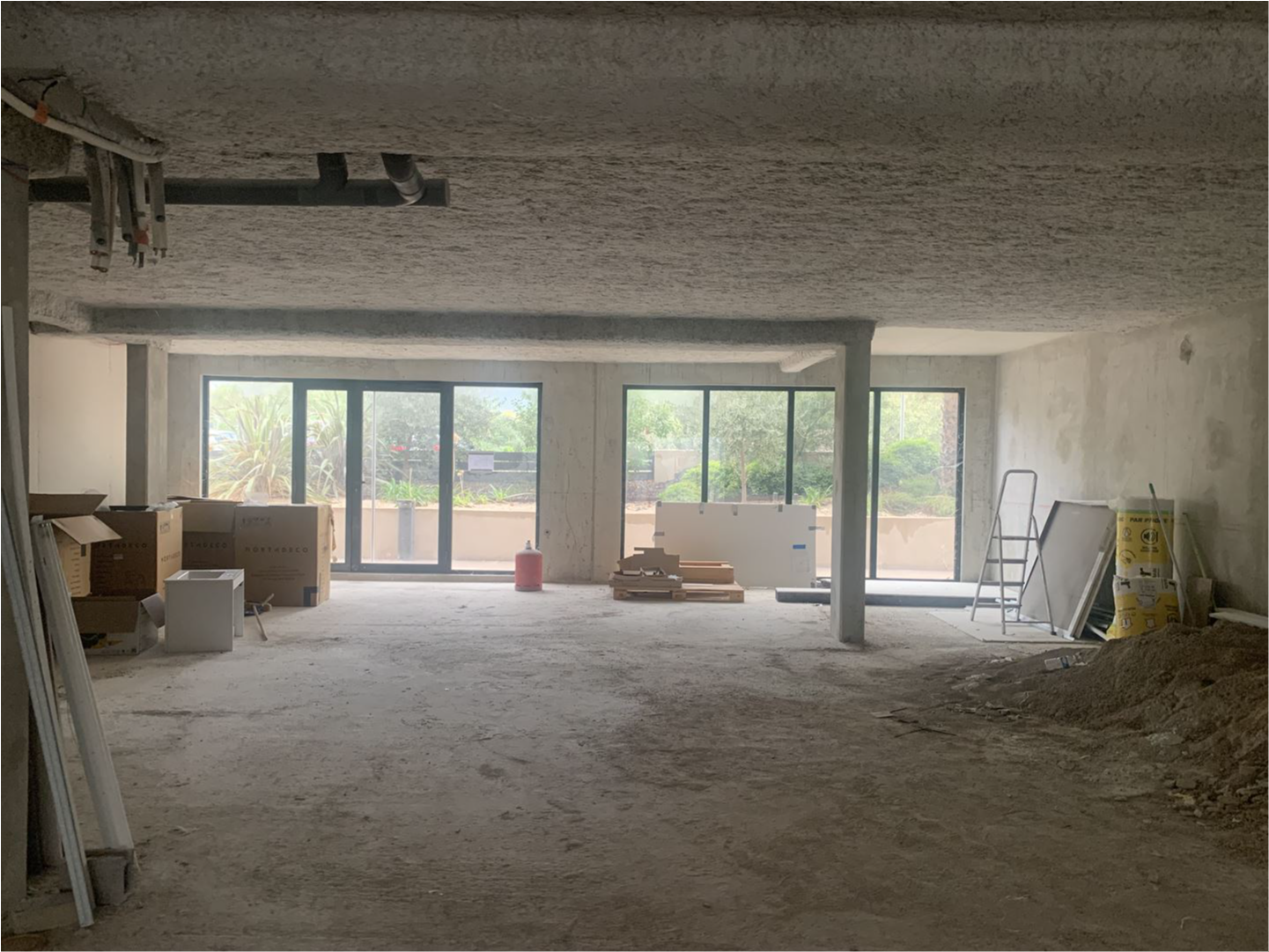 Local commercial - 145 m² - 1 pièce — photo 3