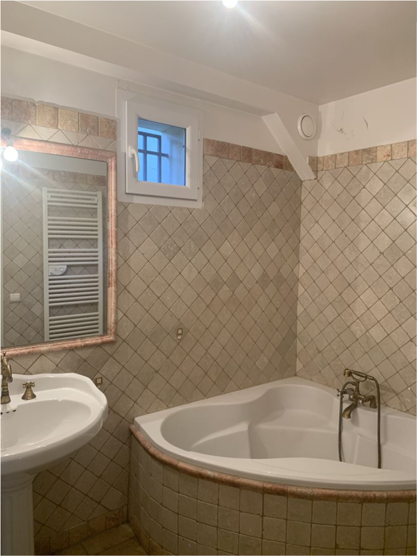 Immeuble - 1400 m² - 12 pièces — photo 8