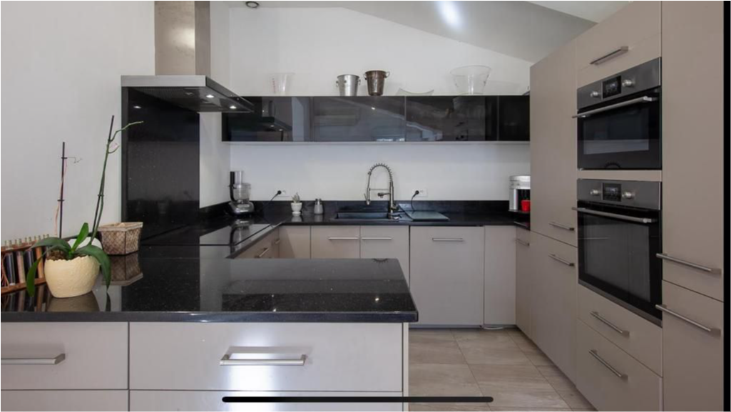 Maison Contemporaine - 210 m² - 6 pièces — photo 2