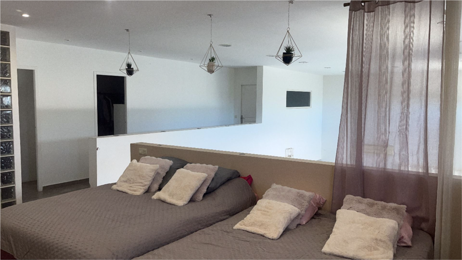 Propriété - 210 m² - 11 pièces — photo 3