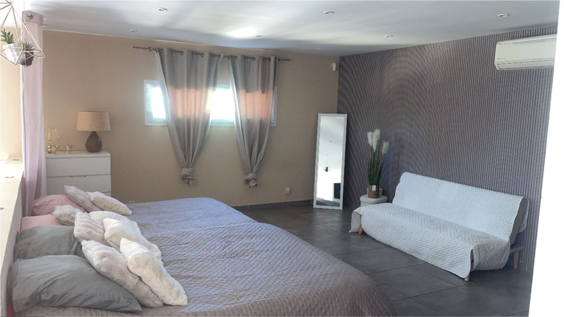 Propriété - 210 m² - 11 pièces — photo 2