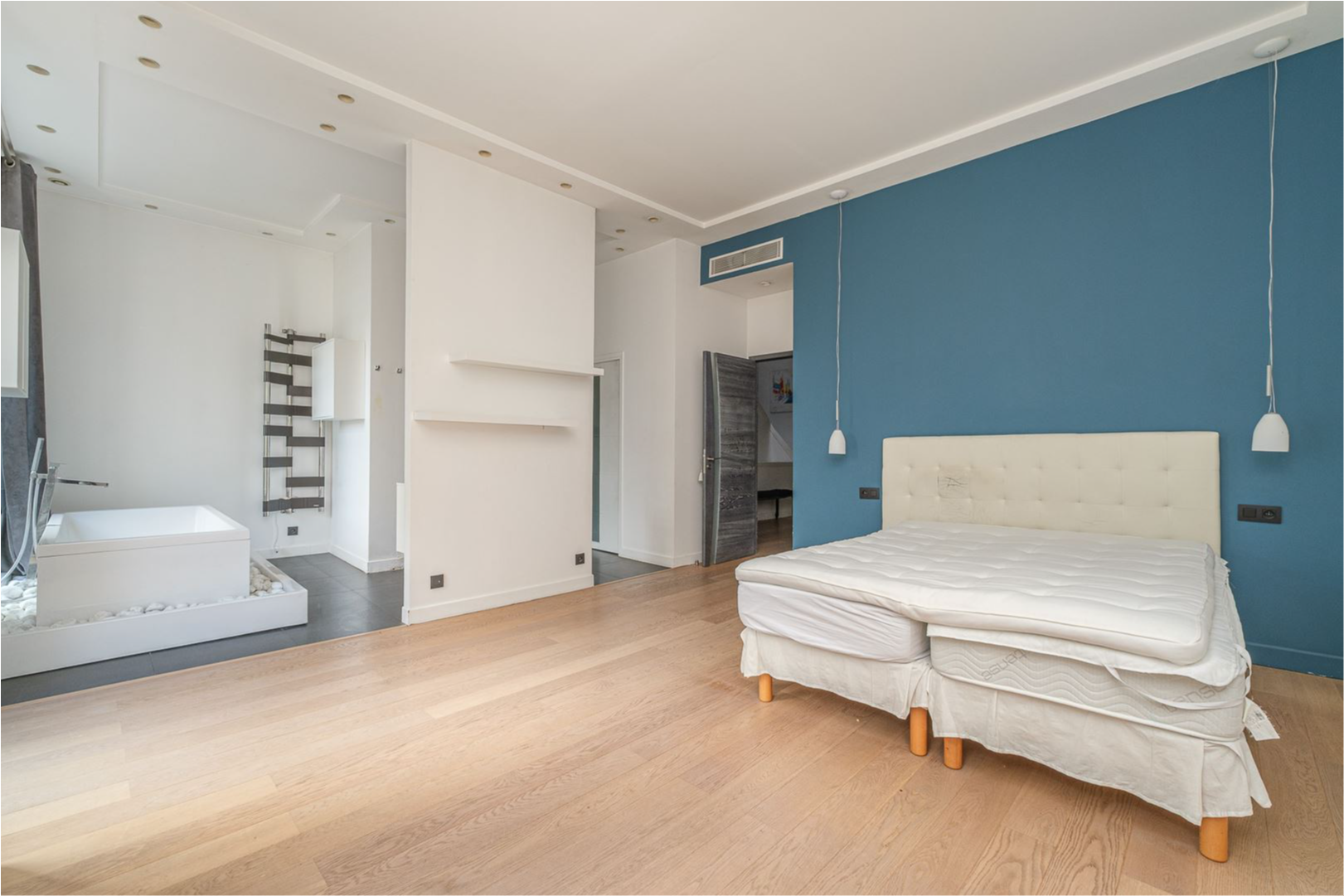 Propriété - 350 m² - 10 pièces — photo 4