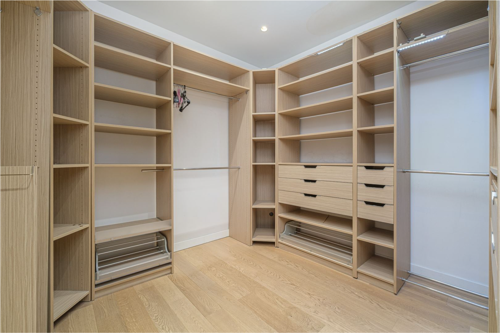 Propriété - 350 m² - 10 pièces — photo 2