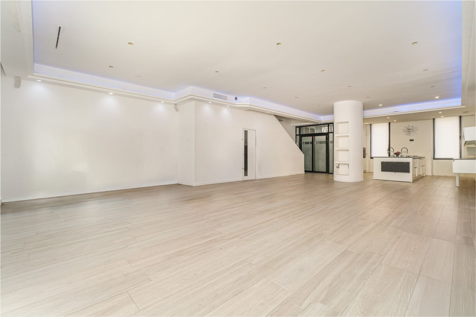 Propriété - 350 m² - 10 pièces — photo 8