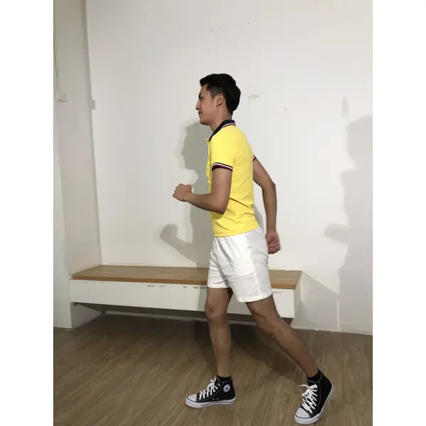 bd-mo-008 定制男士短袖 polo 衫,設計黃色和黑白紅邊 polo 衫,現場表演 polo 衫供應商|制服展示圖