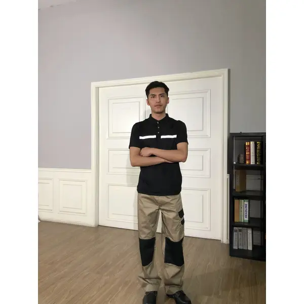 bd-mo-057定制耐磨酒店保養制服模型展示定制翻領制服半胸鈕扣熒光條紋拼接褲酒店保養制服供應商|制服展示圖