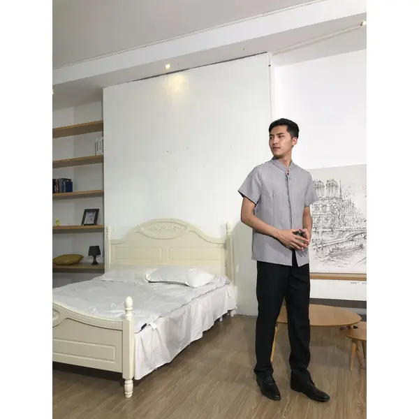 bd-mo-147 設計扣門襟設計。訂購中式立領家政制服。透氣棉麻麵料。男士家政制服。抗皺修身版型。|制服展示圖