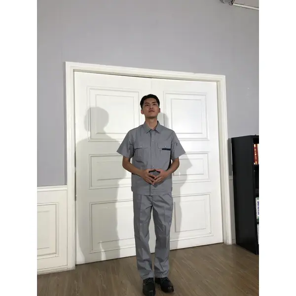 bd-mo-047 定製酒店維修制服,模特試穿,翻領工裝,胸袋,側袖口,酒店維修制服店|制服展示圖
