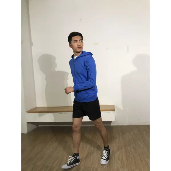 bd-mo-126 定制連帽針織外套,模特試穿效果,純色針織衫,柔軟舒適,連帽針織外套供應商|制服展示圖